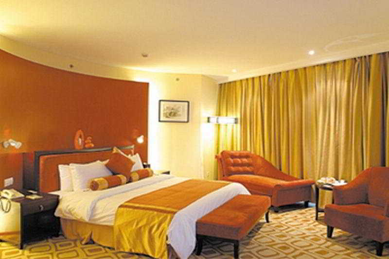 Runyang Huanlong Hotel Zhenjiang  Kamer foto