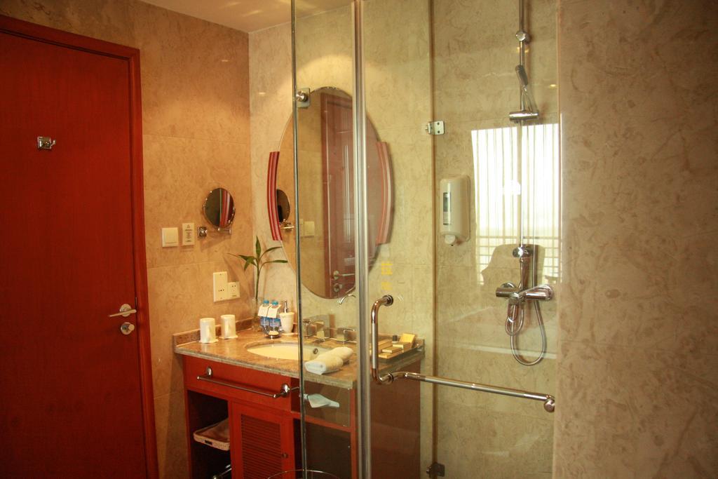 Runyang Huanlong Hotel Zhenjiang  Buitenkant foto