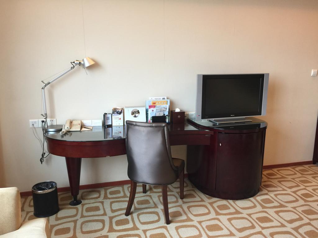 Runyang Huanlong Hotel Zhenjiang  Buitenkant foto