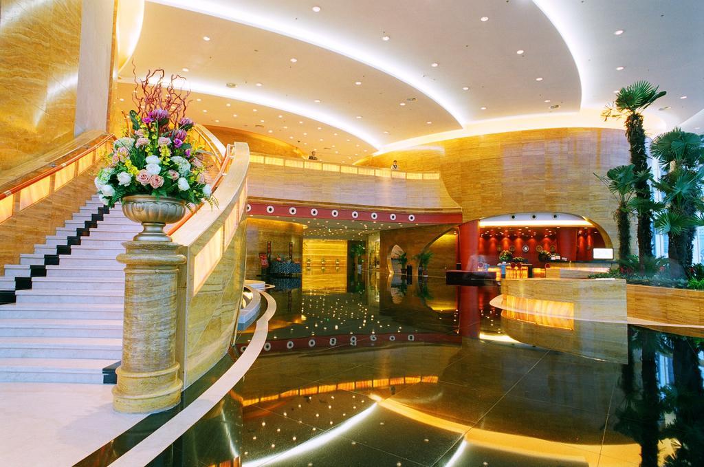 Runyang Huanlong Hotel Zhenjiang  Buitenkant foto